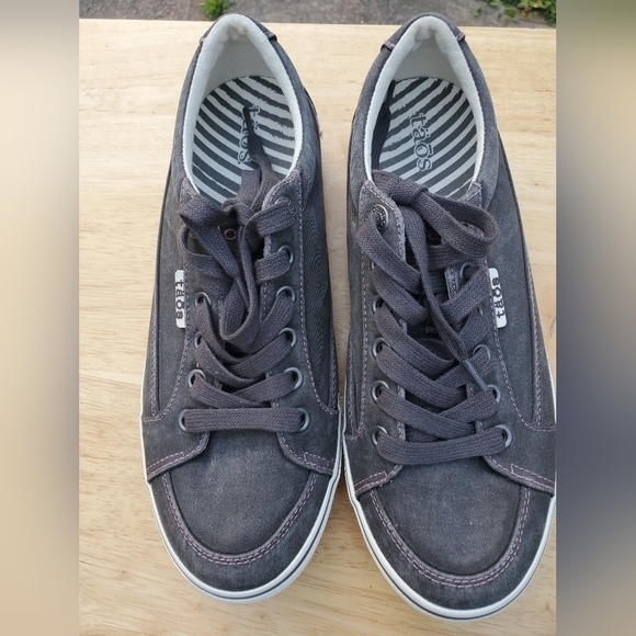 TAOS Women's Size 7 Gray Moc Star Sneaker Indigo Distressed Canvas GUC. - Picture 5 of 12